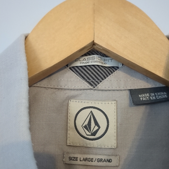 Volcom Shirt Men's Large Gray Short Sleeve Shirt Button Down Colour Block - Picture 4 of 8